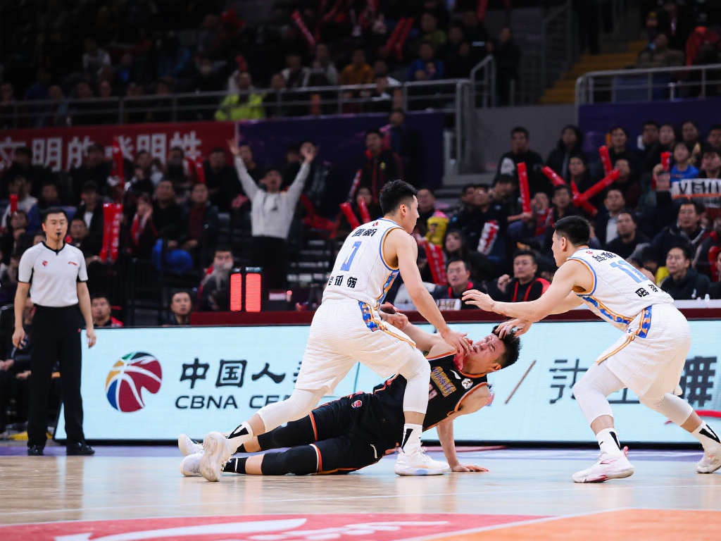 pg棋牌电子模拟器-朱芳雨赌对了！广东队捡漏男篮1米95后卫，全运会场均20分6助2板