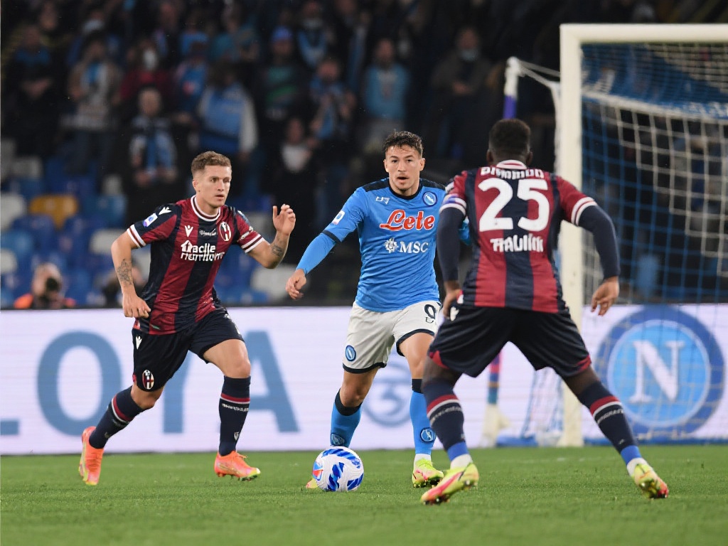 pg赏金女王爆分模拟器-德里克-费舍尔今日造访雷霆训练馆，并与新秀托皮奇沟通