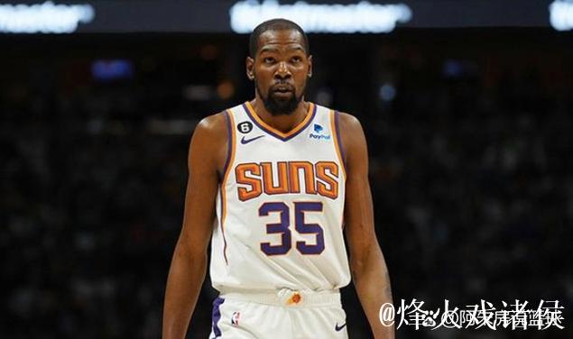 默里上半场7投4中，三分1中1得到13分2篮板2助攻