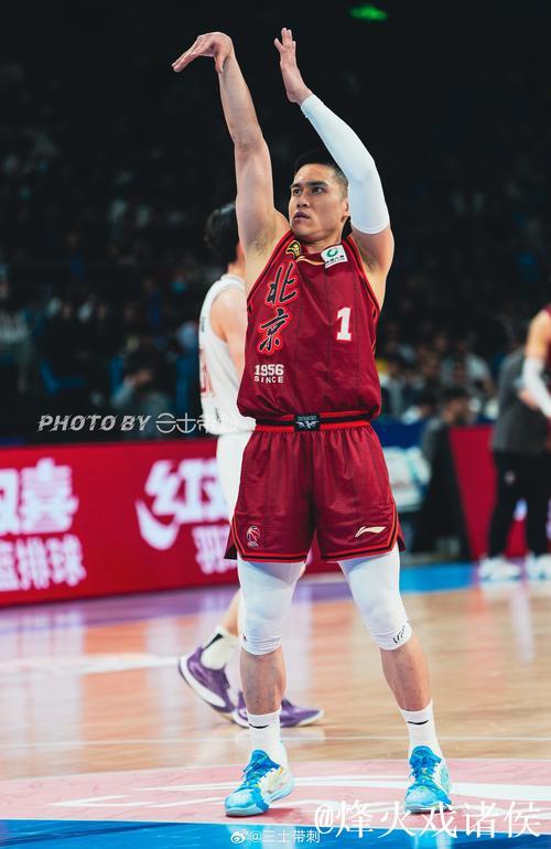 陈盈骏：球队人员很齐整，一直在磨合寻找好的搭配组合