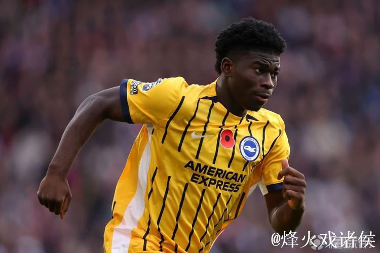 记者：拜仁考虑通过引进巴莱巴以顶替去向未明的